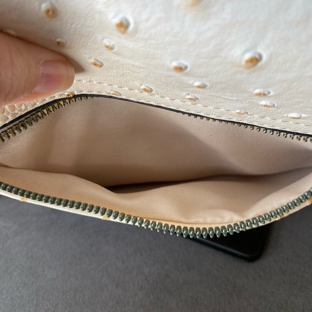 Le Miel Vegan Ostrich Embossed Crossbody Bag Ivory Gold Hardware NWT - Picture 7 of 12